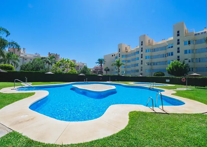 Cubo's Urban Brigitte & Parking Apartmán Torremolinos